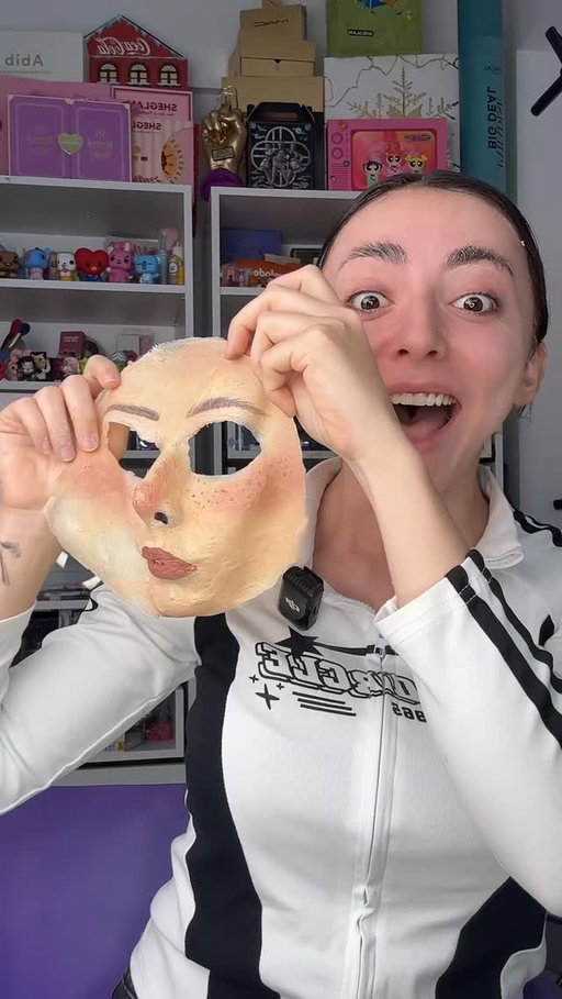 Así armé mi primera mascara de latex con mi propia cara 🎭😲😊 ib @valeriya.eros @suk.imakeup | #makeup #makeuphacks