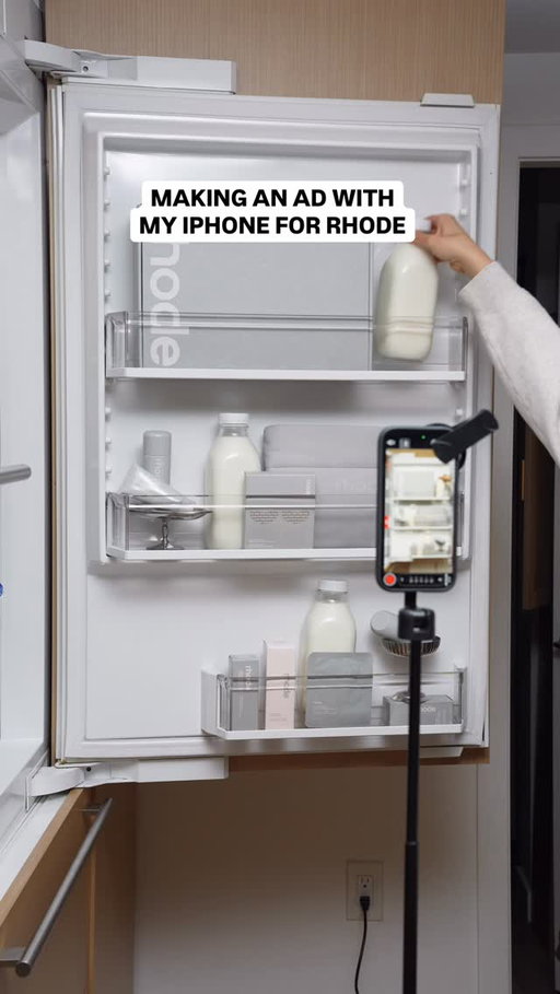 @rhode , what do you think? 🥰 obsessed with your products! 

#shotoniphone #skincare #smartphonevideography #capcutedit #ugccreator
