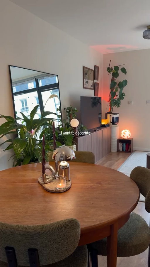 hopefully people can relate… 28 years old and the only thought in my mind is sorting out the spare room, fixing the hall, getting some art for behind the sofa and decorating the balcony for summer 🙂‍↕️

#edinburghflat #homedecor #apartmentinspo #apartmentdecor #boygirlapartment