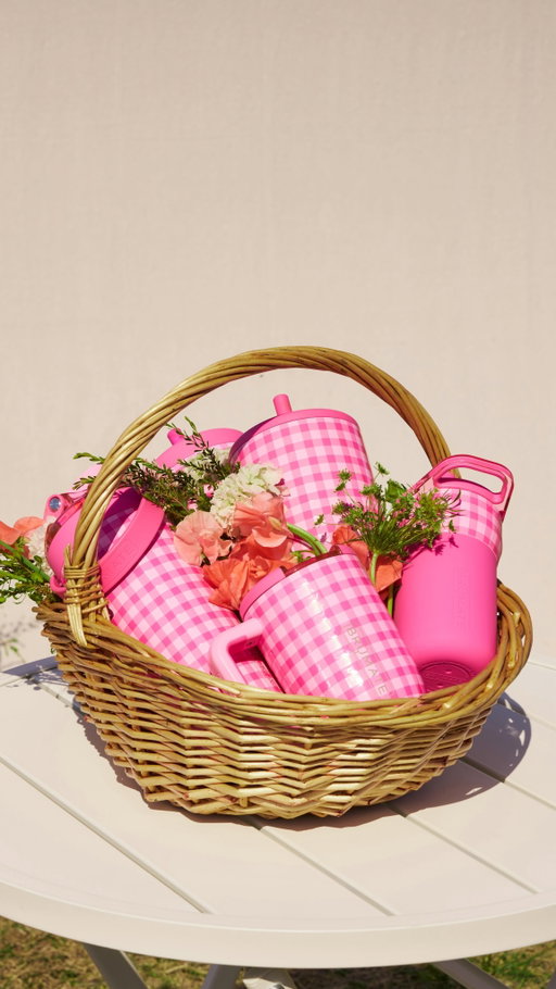 Pack the snacks + notify your besties because Pink Gingham has entered the chat 💖 In collaboration with @heymadinelson we’ve created the cutest print you’ve ever seen & it’s serving picnic perfection in every sip! Here’s everything you need to know about this upcoming launch:
🌸 A glossy pink gingham pattern (solid light pink base with bold pink overlay)
🧺 Top-rack dishwasher Safe
💦 100% leakproof
🎀 Gift with purchase for first the 500 customers who spend $150+ from the collection receive a @littlewordsproject bracelet
✨ Limited edition (once it’s gone, it’s gone)
🗓️ Drops on 4.17 @ 10am MST (sign up at the link in bio to get a password for 30min early access @ 9:30am MST)