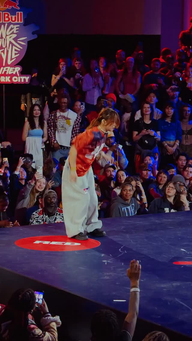 And that’s how you go off! ⚡

@okok_uuuna slayin‘ the stage at this year’s Red Bull Dance Your Style New York City Qualifier! 💥😮‍💨

👉: @redbullusa 
🎵: Hollaback Girl - @gwenstefani 

#redbulldance #redbull #dance #givesyouwiiings #usa
