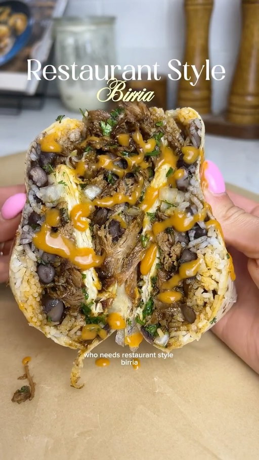 #ad #cholulapartner 
Birria Burritos are my new obsession 🌯 Thank goodness for Cholula 🔥 Try the Cholula Birria cooking & simmer sauce and their wide range of authentic Mexican flavors, and share your recipe with me!