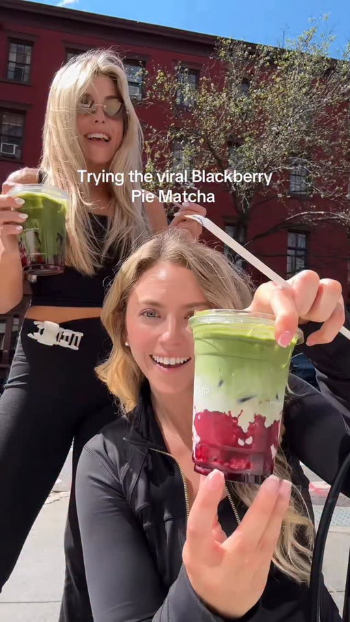 Trying the viral BlackBerry Pie Matcha from @rhythmzeronyc and it did not disappoint #nyccoffee #nyceats