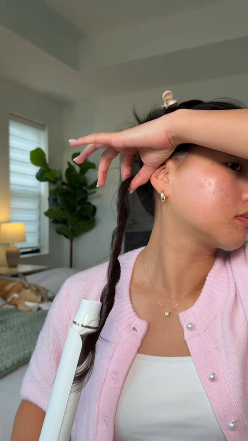 lol if you think the iron on and off notifications are obnoxious…ik but trust me when I say they are needed (from experience) 😵‍💫😅 #hair #hairtips #hairhowto #hairtutorial #curlingiron