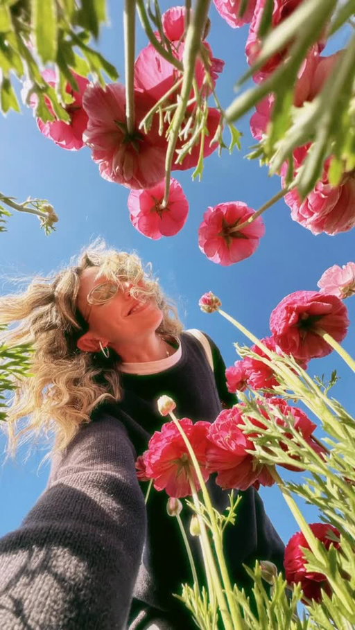 Posing with flowers like @jaceywest 🙂‍↕️

taken with iPhone on .5
edited with @tezza