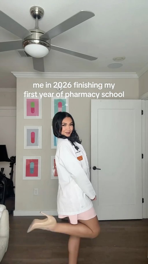 As you all can tell I’ve been feeling really emotional lately about closing out my first year at my dream pharmacy school! There were so many times I was scared about this process but one thing I make sure to never tell myself is that I “can’t” do something and I’m so happy that doing that has landed me here! 🥹💊🩺 #pharmacystudent #healthcaregirlies #utaustin #motivation #mindset