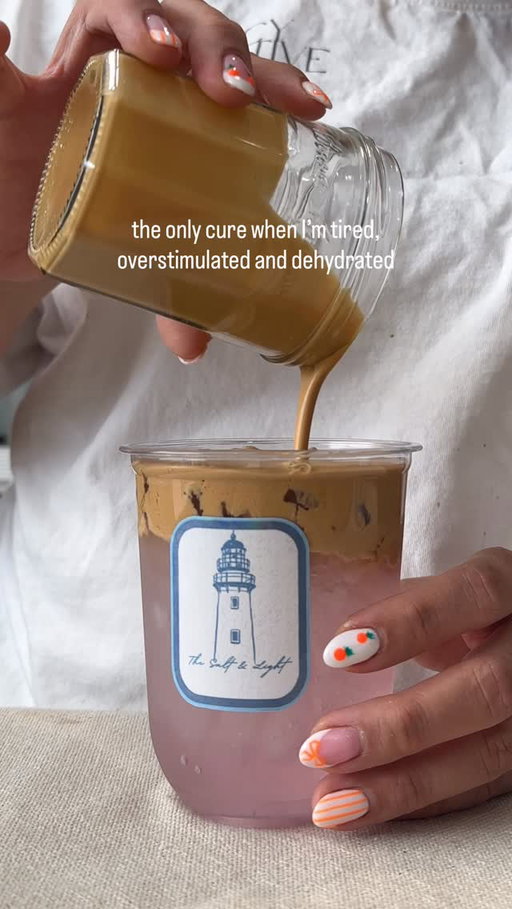 Should we add this to the summer menu 👀
The only way I drink a coconut water americano .. trust me it works and it’s actually so creamy and delicious🥥🌴 #coconutamericano #icedcoffee #icedlatte #smallbusiness #azcoffee