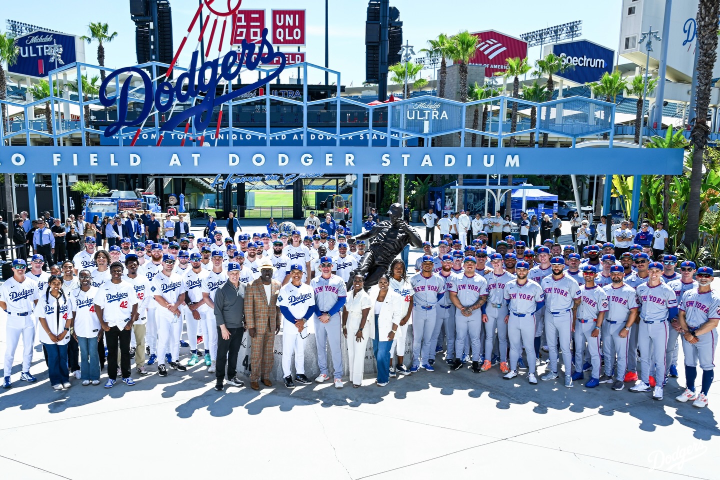 For #Jackie42. Thank you @mets for joining us in honoring the life and legacy of Jackie Robinson.