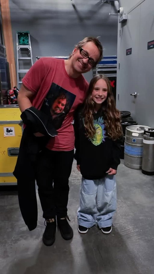 Brooklyn couldn’t get in last night, so she stood outside the venue in Kelowna and listened to the whole show anyway. 10 years old and already the coolest dirtbag ever 🤘

🎥: @jesslevyofficial
