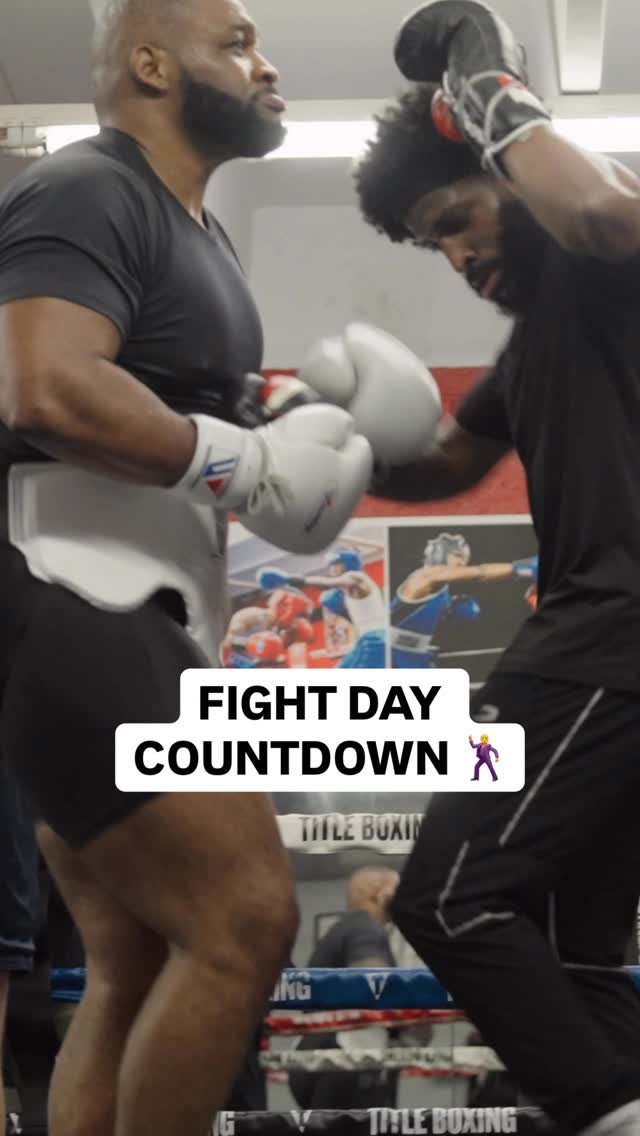 When you only have 10 days to go 🕺 

@bigbabymiller in good spirits with @andycruzgomez out of the @bozyennis gym ahead of his Las Vegas fight date 👊 

#MillerPero live on DAZN, April 25