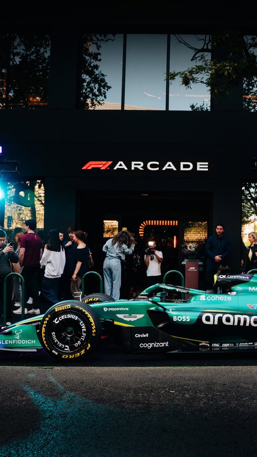 Madrid made memorable.

This week I / AM members joined us for the launch of @f1arcade_es, sharing a moment with @pedrodelarosa_oficial and getting the chance to see our replica F1 car up close.