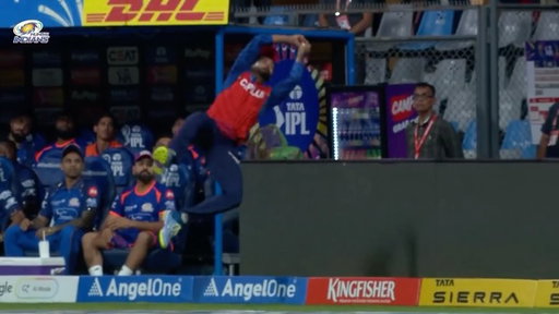 SHREYAS IYER, WHAT HAVE YOU DONE!! 🤯

🎥 One of the best catches you would see in the #TATAIPL history 🔥🔥

#KhelBindaas | #MIvPBKS | @punjabkingsipl | @shreyasiyer96 | @xavier_bartlett