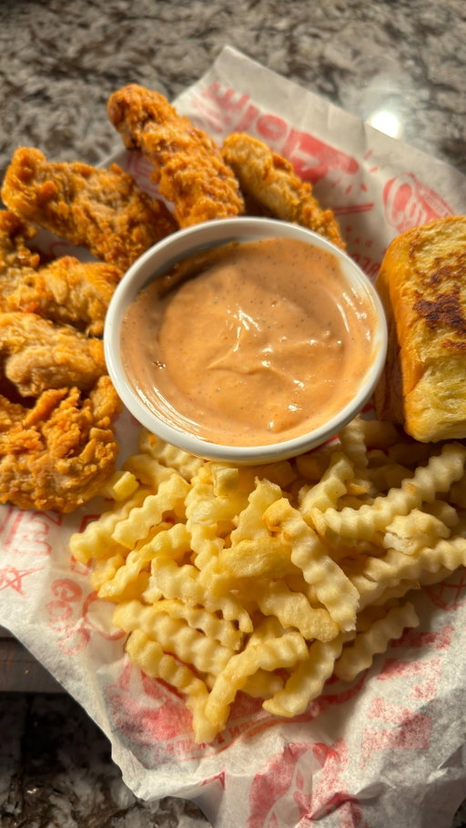 Cane’s Chicken & Bread at home,
and it’s better than the drive-thru (don’t tell them I said that) #GrazaPartner

Made this whole spread using @getgraza mayo and aioli because if your mayo isn’t made with
100% olive oil, then you’re not getting the fullest potential from your mayo!

🍀Crispy Chicken:
1-2 cups flour
1-2 cups heavy cream
3 tbsp cornstarch
2-3 tbsp @getgraza Original Mayo (into the dredge)
Your favorite seasonings

🍀Cane’s Sauce:
1/2 cup @getgraza Fancy Mayo
1/4 cup ketchup
1 tsp Worcestershire
Garlic powder + black pepper
Texas Toast (Tangzhong Bread):
Tangzhong: 1/4 cup bread flour • 1/2 cup milk

🍀Dough:
3 3/4 cups bread flour
1/2 cup milk
1/4 cup heavy cream
3 tsp instant dry yeast
1/4 cup sugar
2 tsp salt
2 eggs
4 tbsp butter
Egg wash: 1 egg • 1 tbsp milk • sesame seeds

📝Directions:
1. In a bowl mix heavy cream and your seasonings of choice! Than add the chicken in and let sit until you lose patience! Lastly add @getgraza original mayo to add the extra fat that will give it that extra crisp!!
2. Move the chicken from the heavy cream dredge and Coat chicken in the flour dredge and fry at 350°F until golden and cooked through.
3. Mix all Cane’s sauce ingredients together and chill.
4. For tangzhong, cook flour + milk over medium heat until thick paste forms. Let cool.
5. Mix all dough ingredients with tangzhong, knead until smooth, then let rise until doubled.
6. Shape into a loaf, proof again, brush with egg wash, and bake at 350°F until golden.
7. Slice, spread with @getgraza Garlic Aioli, and toast until crisp!!