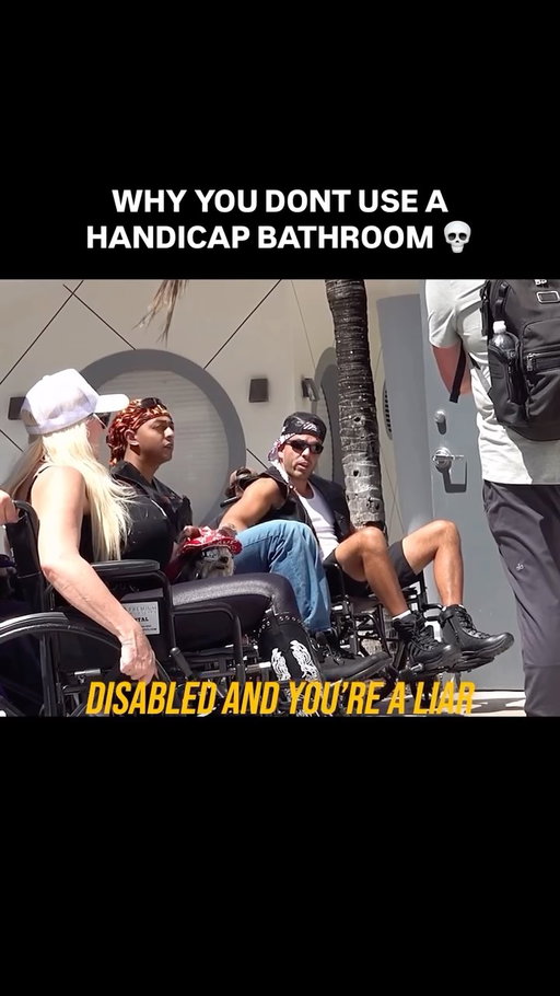 At least he cleaned up the stall 😂♿️