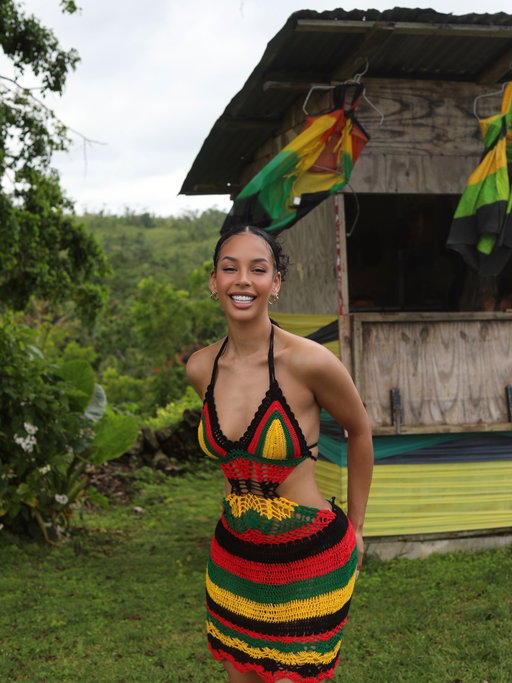 Remember the dress that got 18 million views?! Well, I thought she deserved a moment in Jamaica, so I wore her on our half-day excursion with @islandroutes for some sight seeing driving our very own @mini coopers as well as a very daunting dip/climb in Dunn’s River Falls, Jamaica’s most iconic waterfall, and it was only right for it to be followed by a local lunch🥹🇯🇲❤️🌴… ahhh what a time 😍