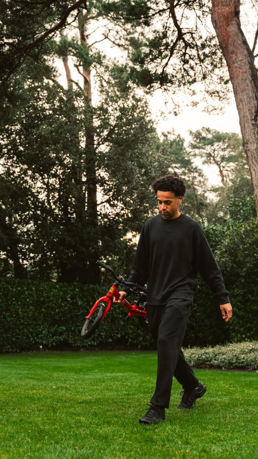 Grass is for the game, but it’s for the family too ⚽️ 

@scottslawn #KeepItReal #ScottsPartner #ad