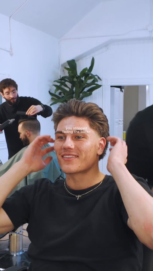 Push back modern mullet ✂️

Still playing around with the DJI, fun camera but not exactly the style i'm looking for 

#menshairstyle #modernmullet #straighthair #texture #barber