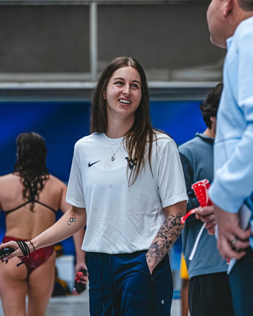 The end of an 𝙞𝙣𝙘𝙧𝙚𝙙𝙞𝙗𝙡𝙚 swimming career 🇨🇦

(Don’t worry, she’s still coaching)

#HailWV