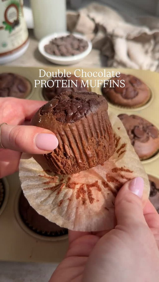 comment “PROTEIN” and I’ll DM you this recipe! 🍫

ONE-BOWL DOUBLE CHOCOLATE PROTEIN MUFFINS are the healthy, high-protein treat you’ve been waiting for! rich, fudgy, and packed with chocolate - but gluten-free, dairy-free, refined sugar-free, and made with @alohamoment chocolate protein powder. they taste like a real bakery muffin, I promise! here’s what you’ll need:

· oat flour
· aloha chocolate protein powder
· maple syrup
· eggs
· coconut oil
· chocolate chips

comment “PROTEIN” or “RECIPE” and I’ll send you the full recipe. you can also head to samdoesherbest.com for access to all of my delicious and healthy recipes!

and if you still can’t find this recipe, type “sam does her best chocolate protein muffins” into google and it’ll be the first recipe to pop up!

https://samdoesherbest.com/chocolate-protein-muffins/ 

#highproteinsnack #glutenfree #mealprep #easyhealthyrecipes #proteinrecipes