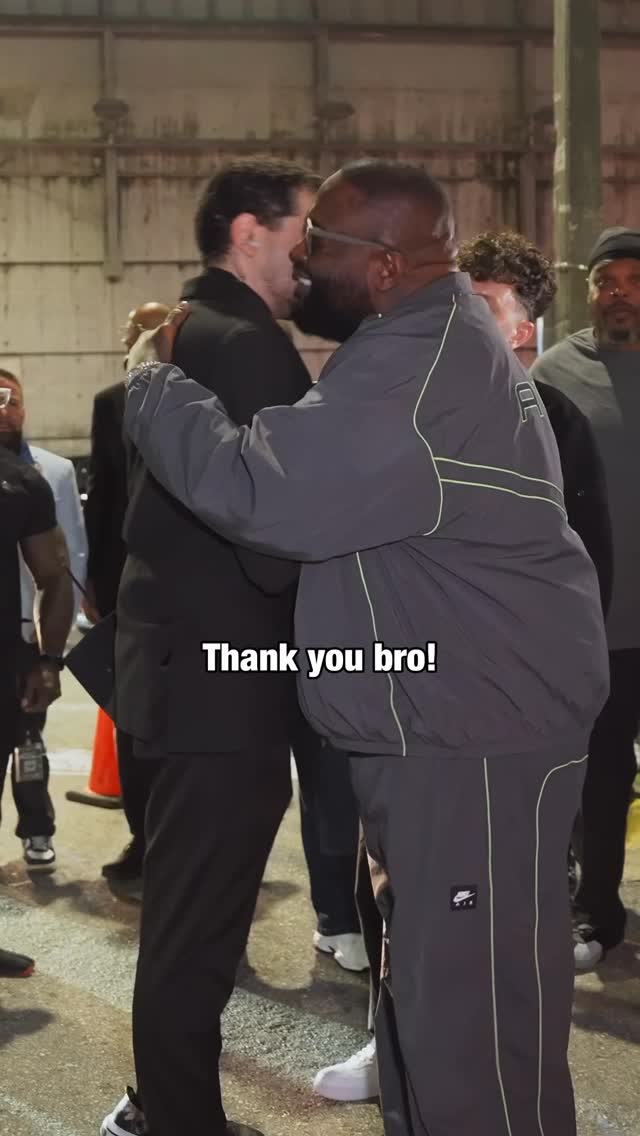 The richest man is the man that gives the most away 🥹❤️ @mdmotivator @richforever @chatmobileco 

I teamed up with Ch@ Back, Ch@mobile’s community giveback program—built to show up for everyday people in real, tangible ways—while giving you access to a creative cellular platform that brings you closer to the culture of musicians, streamers, and trendsetters.

Link in bio to learn more ❤️