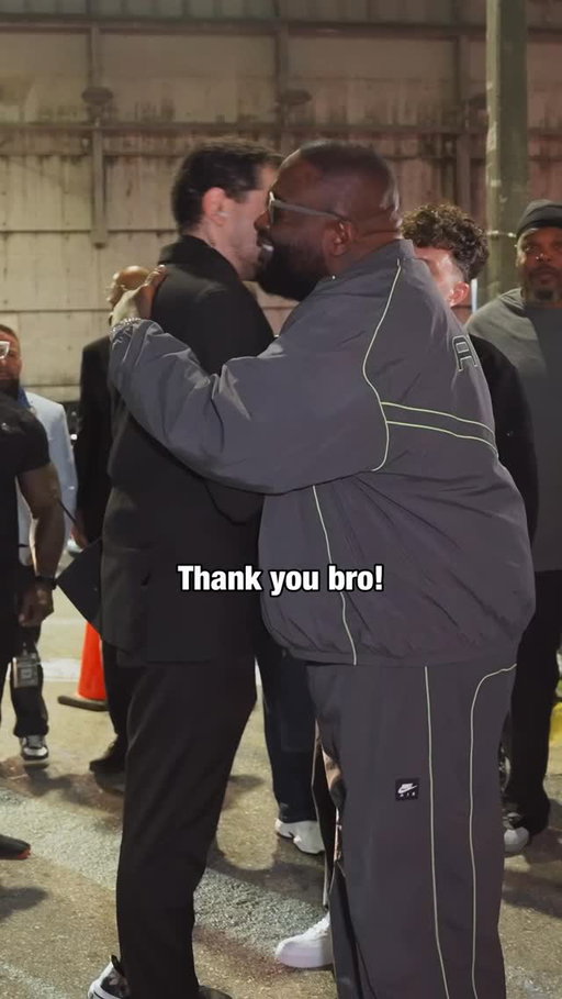 The richest man is the man that gives the most away 🥹❤️ @mdmotivator @richforever @chatmobileco 

I teamed up with Ch@ Back, Ch@mobile’s community giveback program—built to show up for everyday people in real, tangible ways—while giving you access to a creative cellular platform that brings you closer to the culture of musicians, streamers, and trendsetters.

Link in bio to learn more ❤️