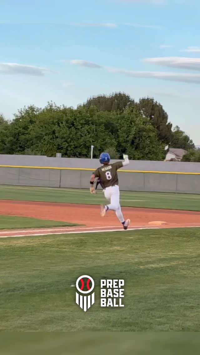 ‘27 OF Luke McNabb (Crismon)

‼️WALK OFF GRAND SLAM ‼️

In the bottom of the 7th inning with 2 outs, down 11-8, McNabb sends a rocket to CF for a walk off grand slam to give Crismon the 12-11 W 👀. 6 RBI in the heroic performance. #beseen