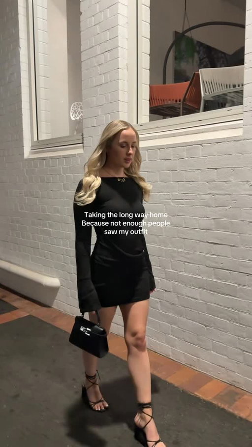 @peppermayo slays once again 🔥 

.
.
#peppermayo #blackdress #minidress #longwayhome #peppermayodress