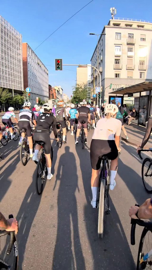 Sprint for glory > community easy ride. 🫀

@oakleymeta @giroditalia 
#GiroIsForThePeople