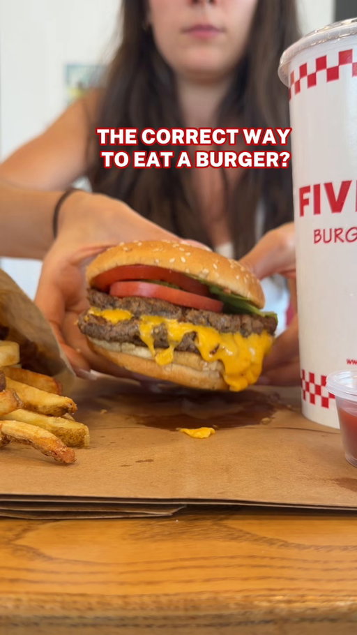 The only #beef we’re starting today is our own. 🍔 😜 Which way do you eat yours?