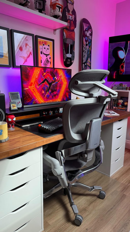 ad | the fold-away flex 🤫 @hinomi_official 

📦 small room? no problem - Hinomi H2 just moved in

🪄 comfy, ergonomic, adjustable in 19 different ways and hides under the desk when I’m done!

🫸🏼 finally, a chair that understands my personal space (and my posture)

🔗 https://hinomi.co.uk/billy

#hinomi #hinomih2pro #spidey #bedroomideas #ledlights