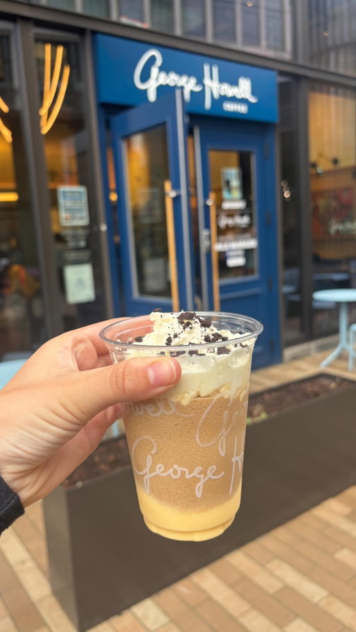 Marathon weekend is here, and all of Back Bay is celebrating! 💛💙🦄

The Mile Marker, a fun sweet treat special drink, is available this weekend only at the Lyrik location of George Howell at the top of Newbury street, close to the marathon finish line.

Marathon runners also get 10% off their order all weekend long, which I’m personally very excited about 🏃‍♀️