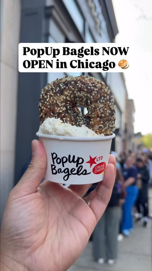 we got PopUp Bagels now Chicago👀
This viral spot is already pulling crazy lines and I see why.
Grip. Rip. Dip. 🌀
Portillo’s giardiniera smear goes CRAZY 🌭🔥�try it while it lasts
📍Lincoln Park
#chicago #chicagofood #popupbagels