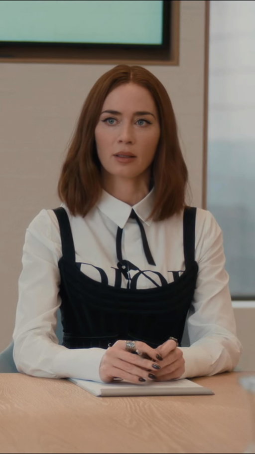 Asking Emily For A Favor.

The Devil Wears Prada 2 Official Clip
Only in theaters May 1.

-
#TheDevilWearsPrada 
#MerylStreep
#AnneHathaway
#EmilyBlunt 
#StanleyTucci