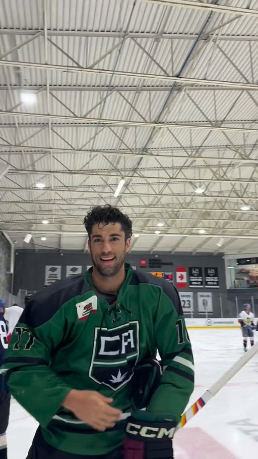 Last night I went full San Jose Sharks Twitter sport mode and confirmed my pronouns as They / Them/ Ze. It honestly felt like my 1st communion experience subtract the bread, add the oil!! And my priest didn’t ask me to shower with him after! Ha ha.. Not featured in the video, a massive amount of Diddy Oil on my stick. Always go no bucket warmers even in Division 6 men’s league ! Everybody’s gay once in a while, it’s Hollywood!! 🤣🤣 
LGBTQRCODE Night In El Segundo 
#ThatsBaseball #LiveLaughLove

-93.1