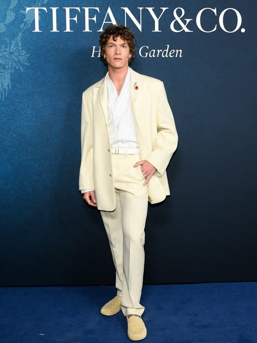 Connor Storrie, Amanda Seyfried, Gabrielle Union, Greta Lee, Chase Sui Wonders & more for the 2026 Tiffany & Co. Blue Book Collection Launch: “Hidden Garden”

Styling by James Yardley, Grooming by Amy Komorowski for Connor Storrie
Hair by DJ Quintero for Amanda Seyfried
Styling by Thomas Kikis for Gabrielle Union
Makeup by Tyron Machhausen for Greta Lee
Styling by Thomas Carter Phillips, Makeup by Charlie Riddle, Manicure by Mo Qin for Chase Sui Wonders
Makeup by Shayna Goldberg for Alison Oliver
Hair by Marki Shkreli for Nathalie Verdeille

#TiffanyBlueBook #TiffanyAndCo
