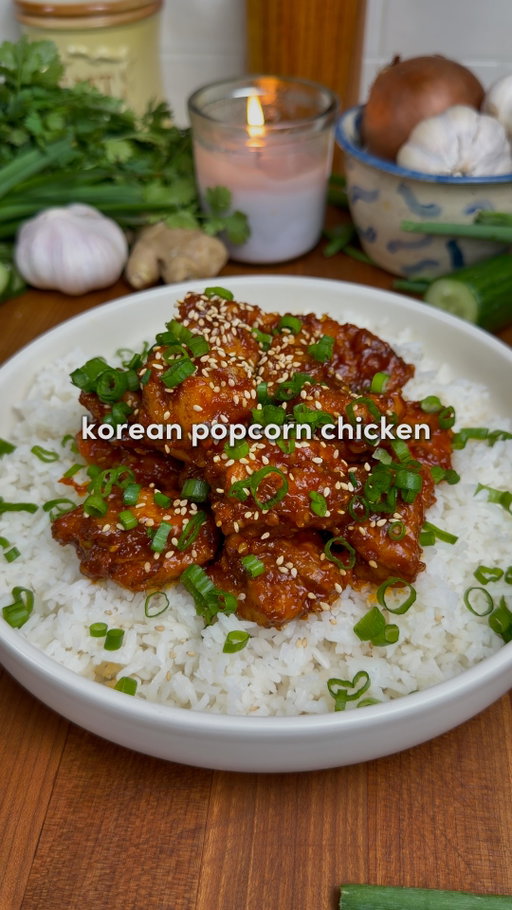 Korean Popcorn Chicken 🍿🍗

Comment “Recipe” and I’ll send you the full recipe card for free!!

For all of you asking about the app, search “Osta” on the app or Google play store ‼️🫶

The crispiest korean porocrn chicken… sweet, spicy and so simple. You can also make this in the air fryer!!🔥

For the Chicken:
-2 lb chicken thighs or breasts, cut into 1 inch cubes
-2 eggs
-2 tbsp rice vinegar
-6 garlic cloves, minced
-1 tbsp fresh ginger, grated
-Seasonings: 2 tsp garlic powder, 2 tsp onion powder, 2 tsp salt, 1 tsp black pepper, 1 tsp gochugaru (optional)
-1/4 cup cornstarch
-1/2 cup all-purpose flour
-Neutral oil, for frying

For the Sauce:
-1.5 tbsp gochujang
-2 tsp sesame seeds
-3 tbsp ketchup
-4 garlic cloves, minced
-1.5 tbsp honey
-3 tbsp butter
-1 tbsp rice vinegar
-1 tbsp soy sauce
-2 tsp sesame oil
-1 tsp gochugaru (optional)
Garnish:
-Sesame seeds
-Green onions, sliced

Instructions:
1. In a bowl, combine chicken with eggs, vinegar, garlic, ginger, & seasonings. Mix well & marinate as long as you wish (1 hour ideal, 1 min works).

→For frying: add the cornstarch & flour directly into the same bowl and mix until evenly coated & sticky.
→For air frying: do NOT add flour yet. You’ll coat it separately in step 2.

2. For frying: skip this step & go to step 3. For air frying: in a new bowl, mix cornstarch & flour. Remove chicken from marinade then toss in dry ingredients until fully coated. Press lightly so it sticks.
3. For frying: heat neutral oil to 350°F / 175°C. Fry in batches for 7–8 mins until golden and crispy, transfer to a rack.
4. For air frying: oil the basket & spray/brush the chicken with oil. Cook at 375°F for 8 mins, flip, cook for 6–8 mins more until crispy & cooked through. Work in batches.
5. In a pan over medium-low heat, combine gochujang, ketchup, sesame seeds, garlic, honey, rice vinegar, soy sauce, sesame oil, & optional gochugaru. Bring to a simmer, add butter, stir until melted, remove from heat.
6. Add the chicken directly to the sauce & toss OR in a mixing bowl, combine your desired amount of sauce with the chicken to control how saucy it gets.
7. Serve over jasmine rice, garnish with sesame seeds & green onions. Enjoy :)