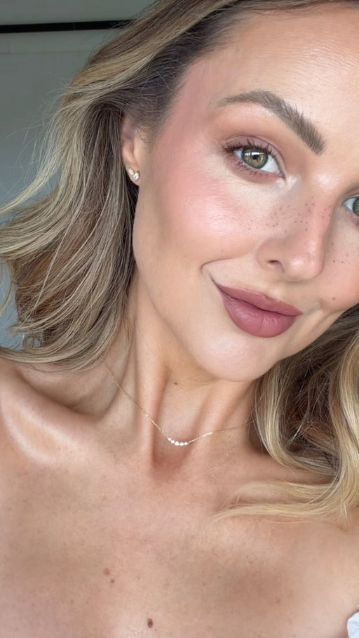 There’s something so special about pieces you can wear every day… and never take off 🤍

I’m beyond obsessed with my Elodie diamond curved necklace and Selma Leaf earrings - simple, minimal, but still so elevated. The kind of jewellery that just becomes part of you ✨

What I love most is the meaning behind Linjer - creating high-quality, timeless pieces without the traditional luxury markup 🫶🏼

If you’ve been looking for something timeless check out their range and use my special discount linked in my bio ✨ 

@linjerco (ad) 14k solid gold, lab grown diamonds, dainty necklace