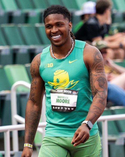 Ducks supporting DK 🦆 

@dakorien4moore back in the Long Jump pit. #GoDucks