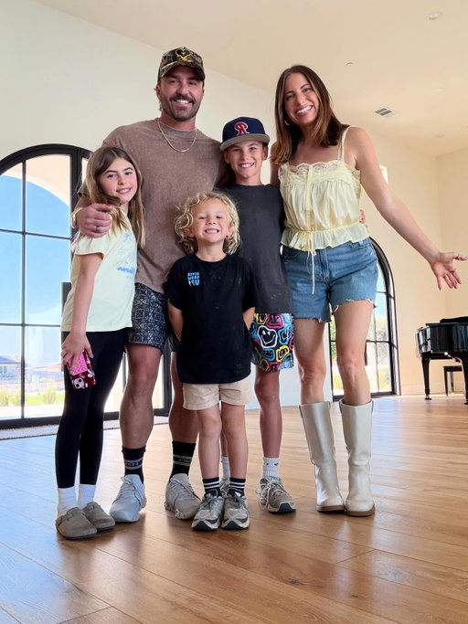 WE’RE MOVING!!! No one is as shocked as we are 🙀😂 what started as me being nosey googling someone’s address turned into me scrolling upon our dream lot! None of us ever wanted to move until we saw this house 🙌🏻 We cannot wait for all the memories we will make here! 🏡