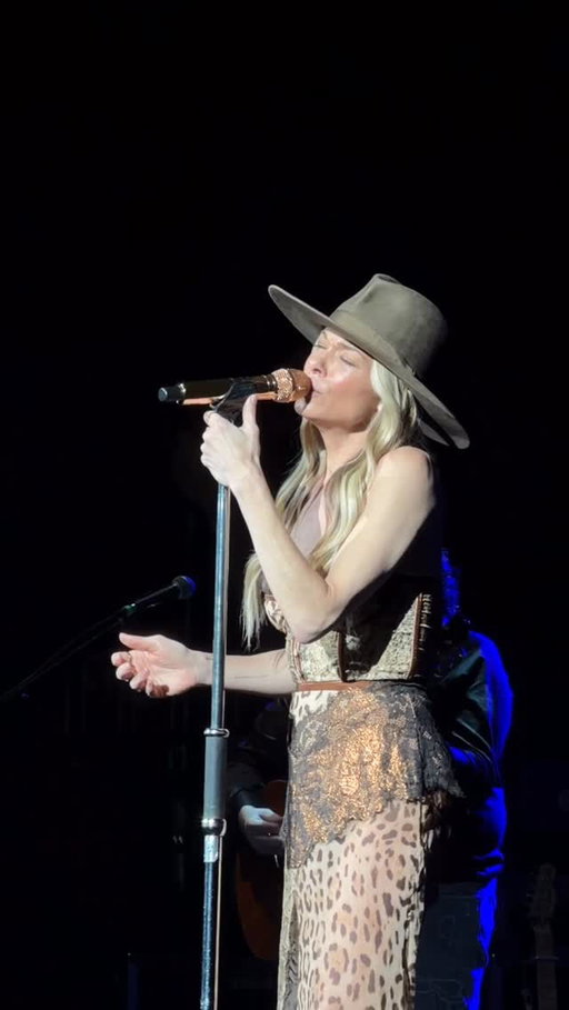it’s taken me a long time to add ‘probably wouldn’t be this way’ back in my setlist (and to make it through without crying 🤣)… but i did it!!

head over to my substack to watch the full video, or see it in person at one of my shows 🤍