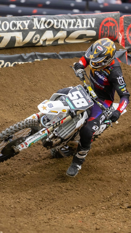 Eyes forward to tonight’s Supercross Triple Crown in Cleveland! 🤩

#Husqvarna #GoRide #RideHusqvarna #Supercross #SMX