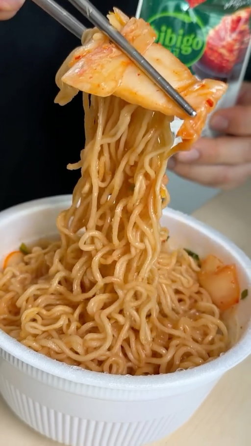 Drafting the Ultimate Korean Convenience Store Combo w/ @iam.from.korea @jjslavin @koreannosh