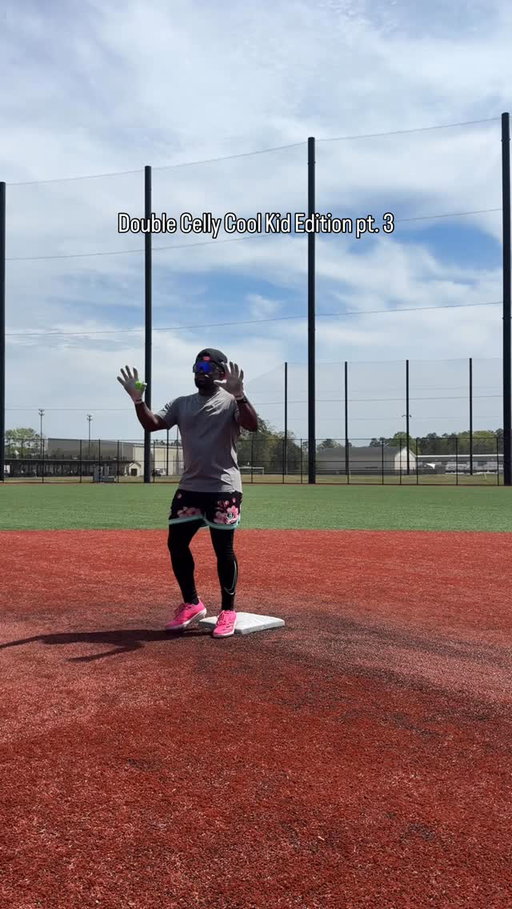 Only the coolest kids can hit these😂🔥

Apparel by @baseball_lifestyle101 

#baseballlife #doublecelly #dance