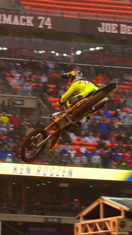 The King of Cleveland🏆 

#SupercrossLIVE #SMX #Suzuki
