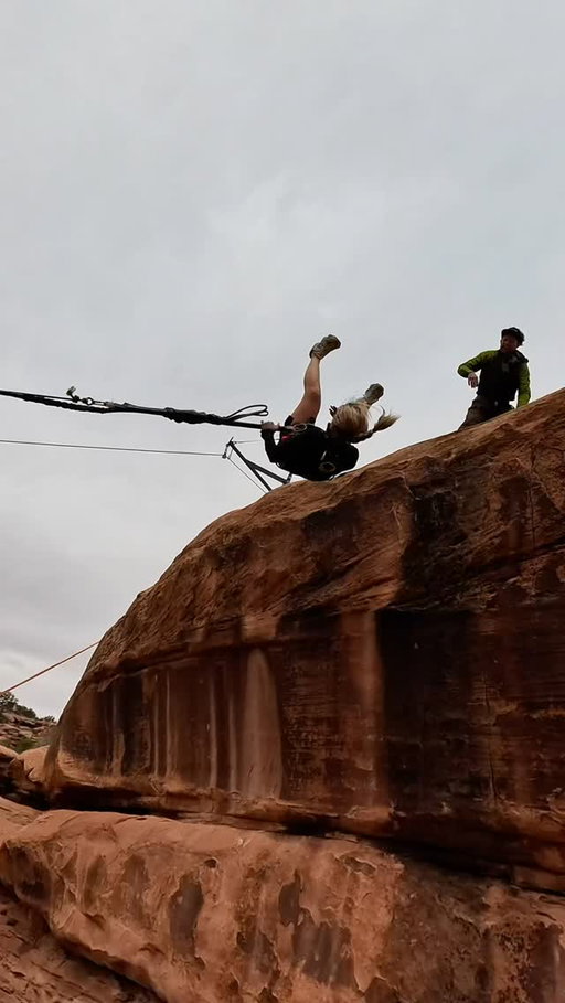 The biggest rope swing in America 🤝 me @moabswingers 

#moabswingers #moab #utahtravel