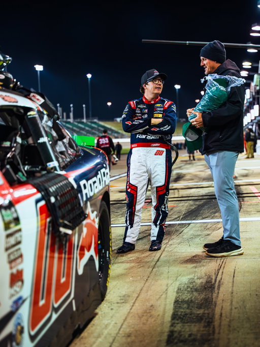 P2 and $100,000 after an awesome night in Kansas!

@haasfactoryteam @roadrangerusa @teamchevy