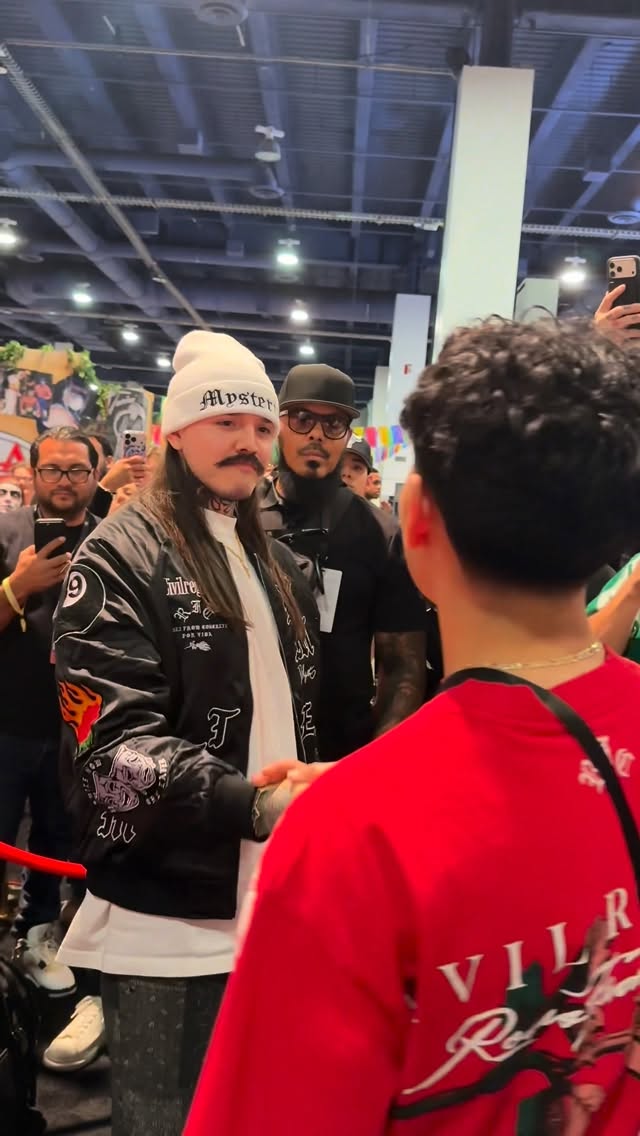 Get ready with me to go to WWE World and check out the @civilregime booth #wwe #wrestlemania #grwm