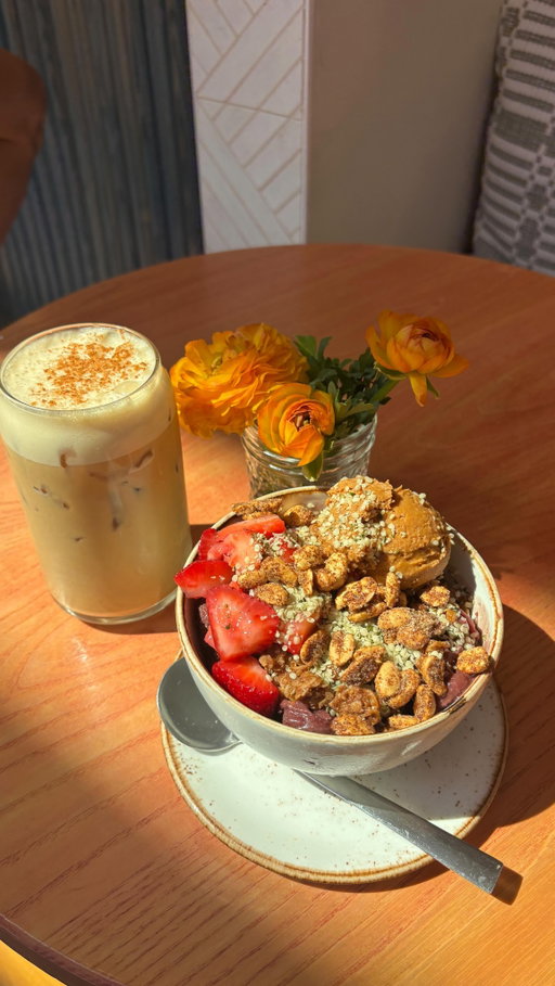 $1 espresso drinks at life alive this month with purchase ☕️

From a hazelnut affogato or vanilla tahini latte to a classic cappuccino or Intelligentsia espresso shot, there’s so many drinks to choose from that would pair perfectly with breakfast or a new bowl or salad off the spring menu.

My personal perfect pairing: an acai bowl with the iced vanilla tahini latte. So yummy and refreshing.

📍Life Alive
Multiple locations in the Boston area

(Runners, the Boylston St location is perfectly situated for your post marathon needs)