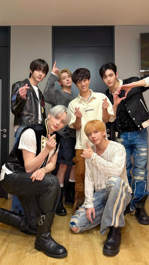 my TXT brothas! ⭐️ @txt_bighit Stick_With_You #TXT #TOMORROW_X_TOGETHER #BEOMGYU #HUENINGKAI