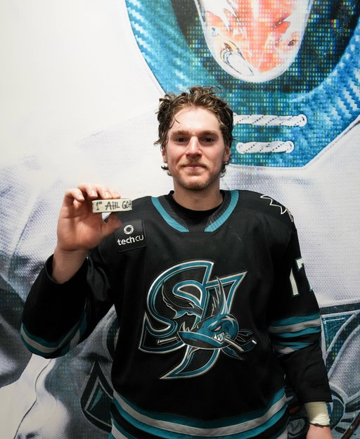 First AHL Goal ➡️ OT GWG 

Congrats, Jarod!! 👏 

#WeAre #HockeyValley

📸/📹: @sjbarracuda